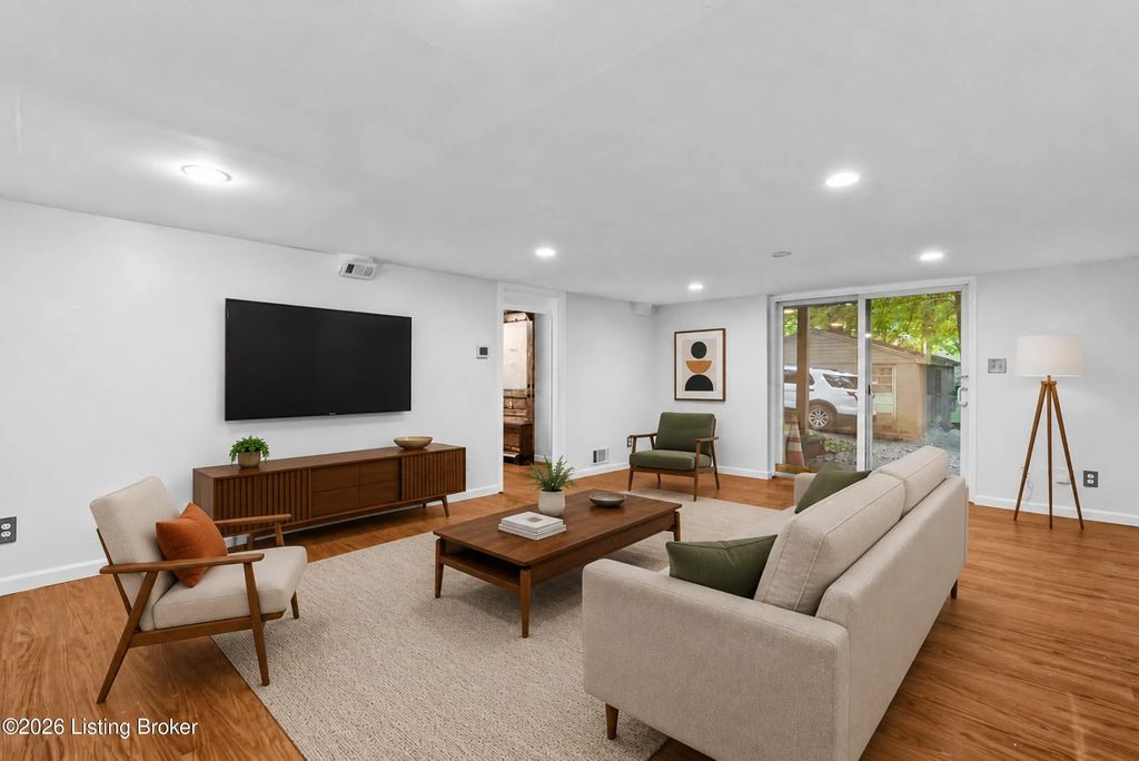 319 S Ewing Ave Apt 3, Louisville