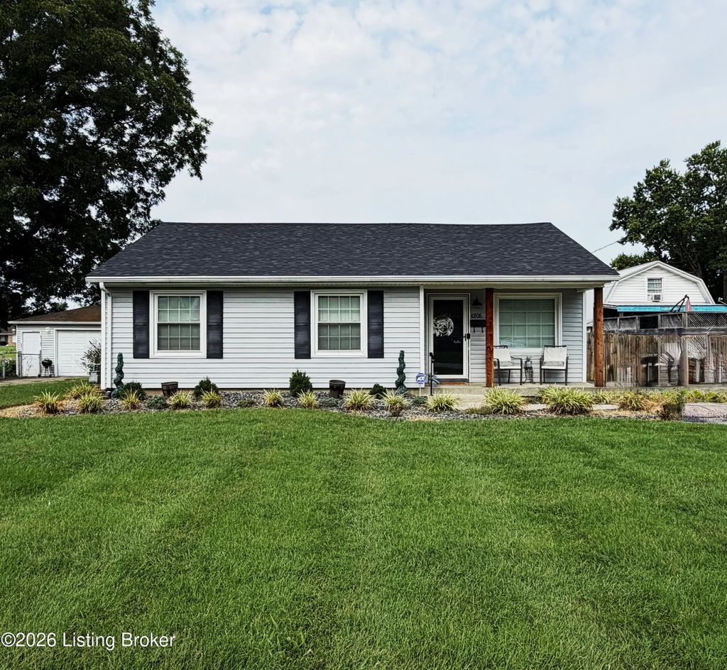 10306 Grafton Hall Rd, Louisville
