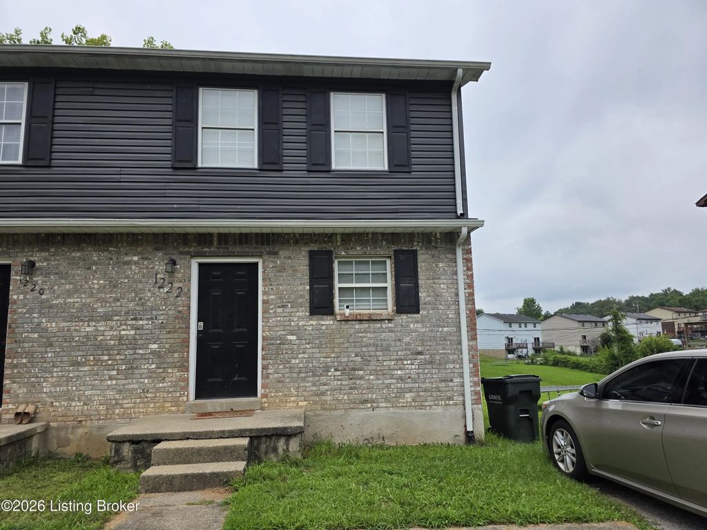 1222 Clear Ridge Ln, Radcliff