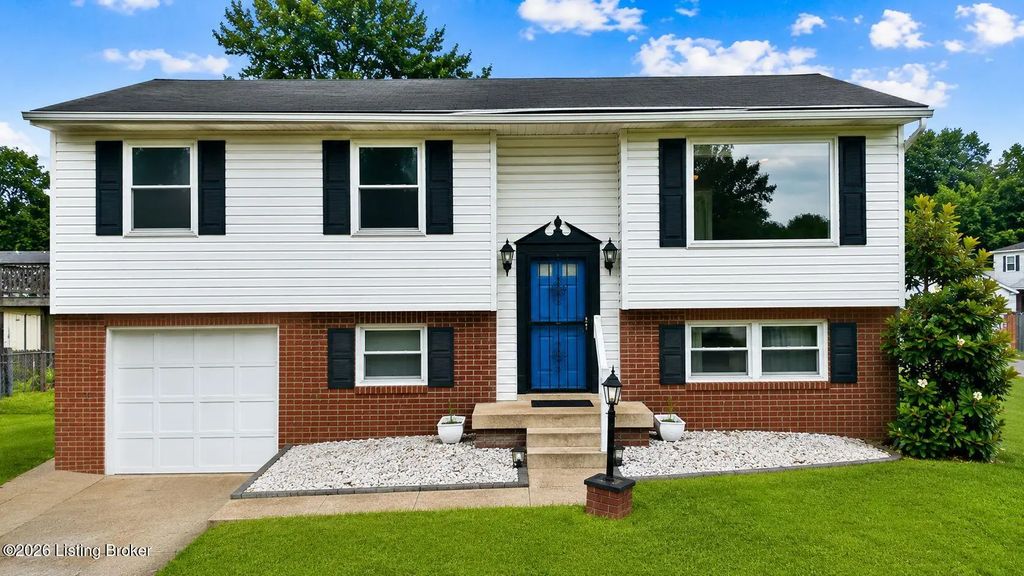 5109 Terrace Green Cir, Louisville