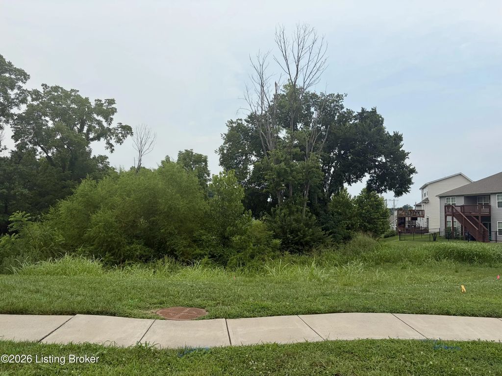 10903 Hidden Trail Ct, Louisville
