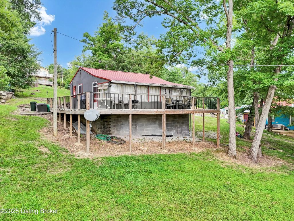 156 Skyline Dr, Clarkson