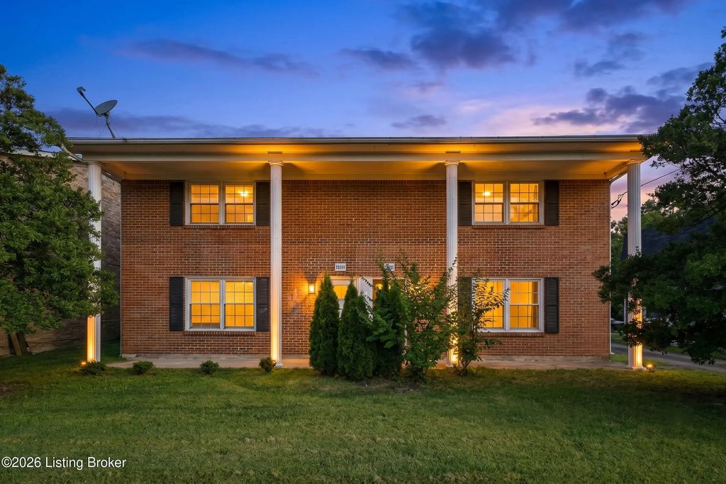 8319 Damascus Cir, Louisville