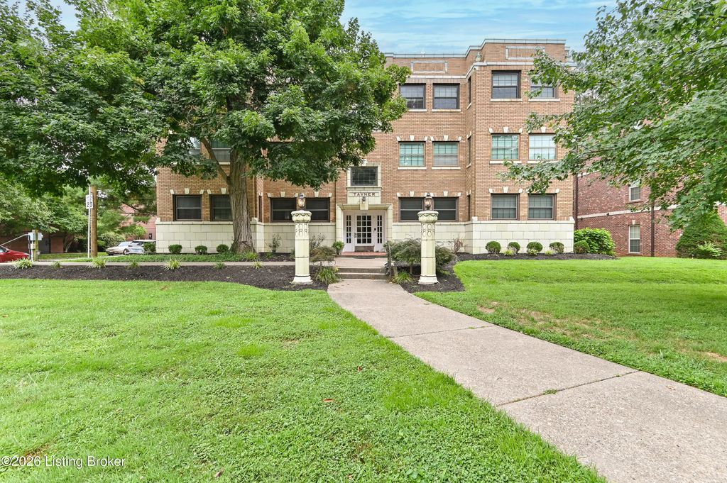 2082 Douglass Blvd Apt 18, Louisville