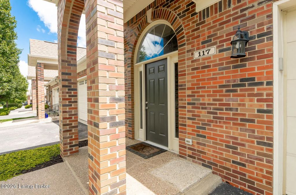 117 Treslyn Way, Louisville