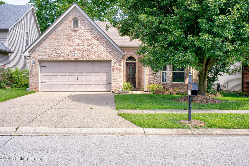 8915 Eli Dr, Louisville