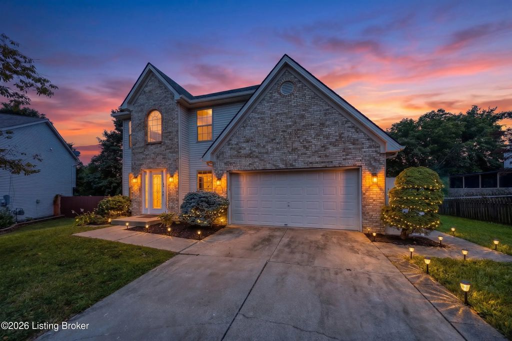 203 Taos Trace, La Grange