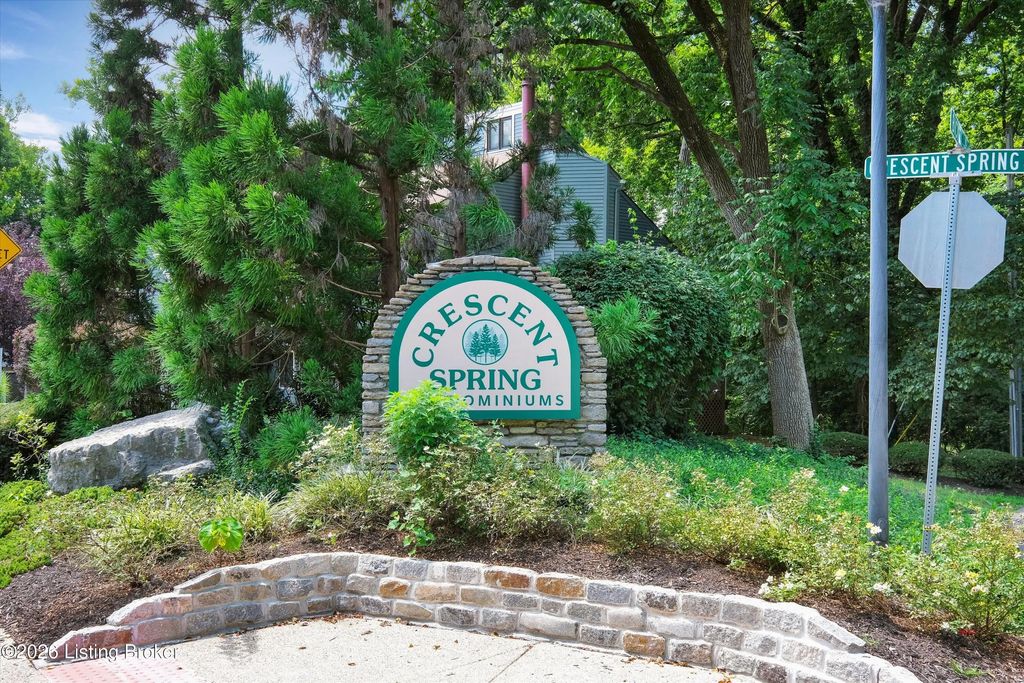 348 Crescent Spring Dr, Louisville
