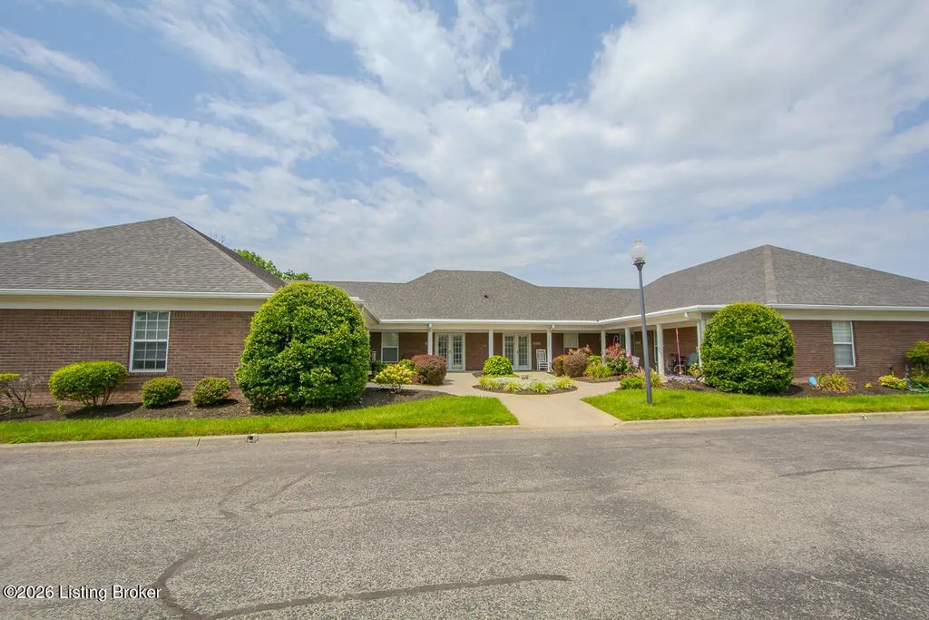 8421 Elsie Ct, Louisville