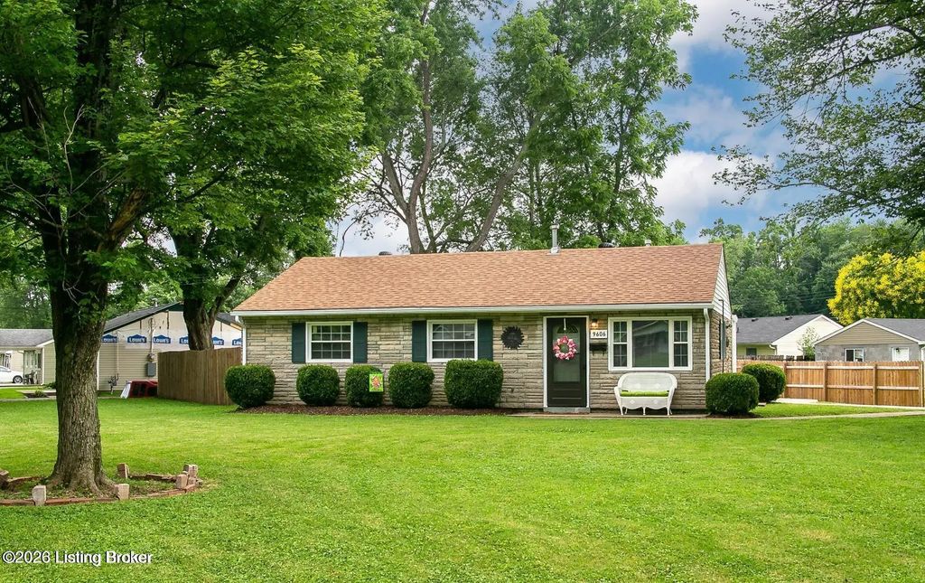 9606 El Prado St, Louisville