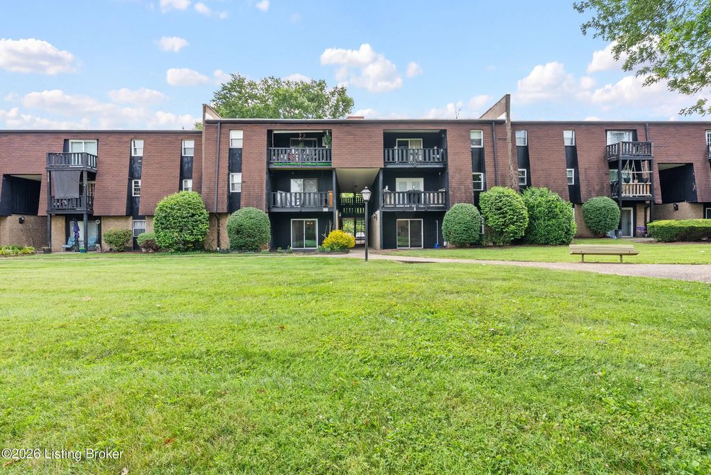 3504 Lodge Ln Apt 131, Louisville