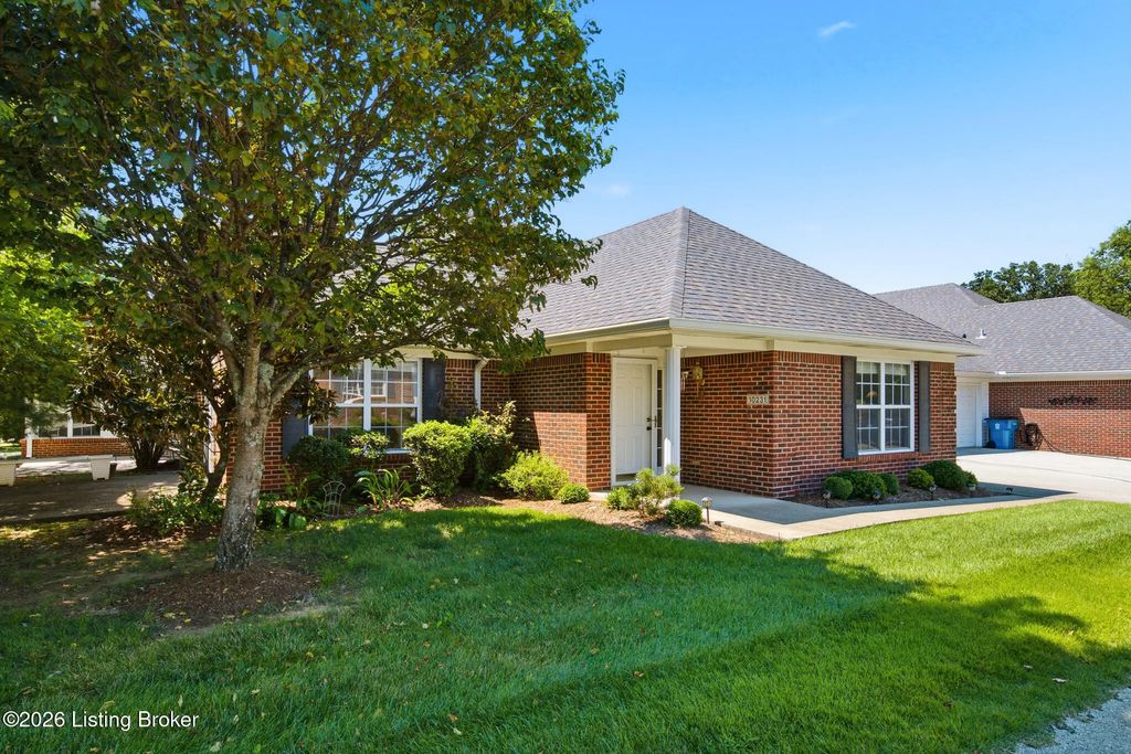 10231 Pine Glen Cir, Louisville