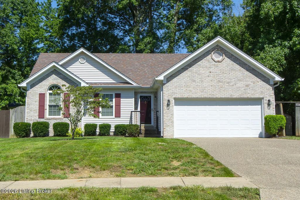 11107 Brook Bend Ct, Louisville