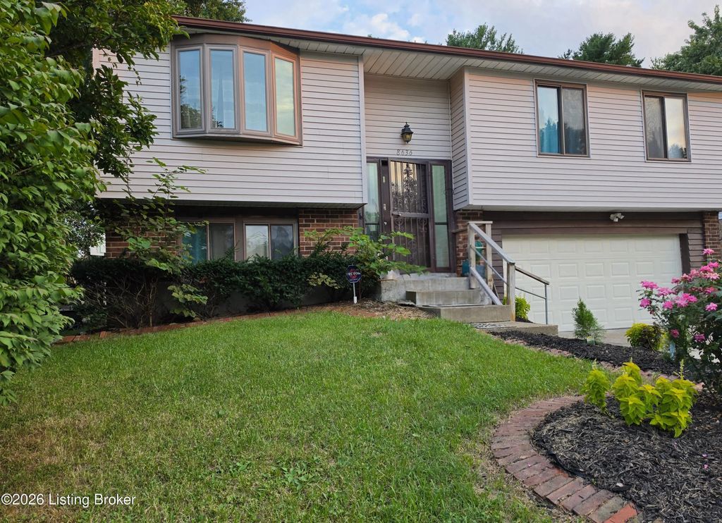 8636 Running Fox Cir, Louisville