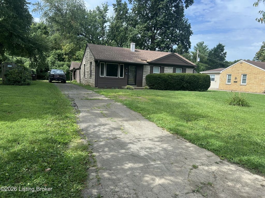 1208 Gallant Fox Run Rd, Lyndon
