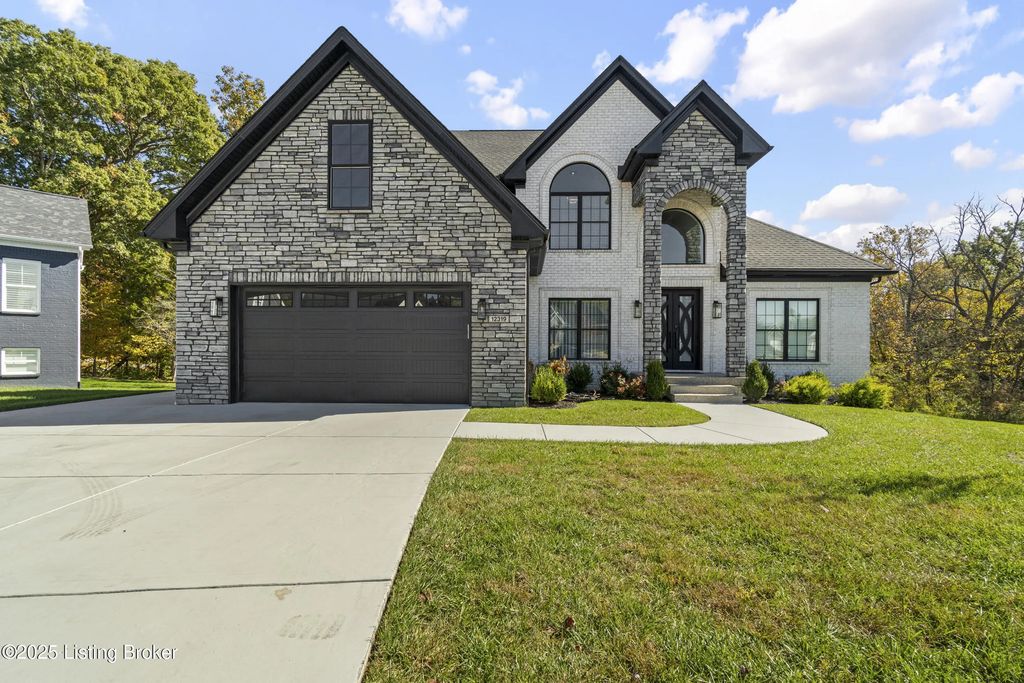 12319 Vanherr Dr, Louisville