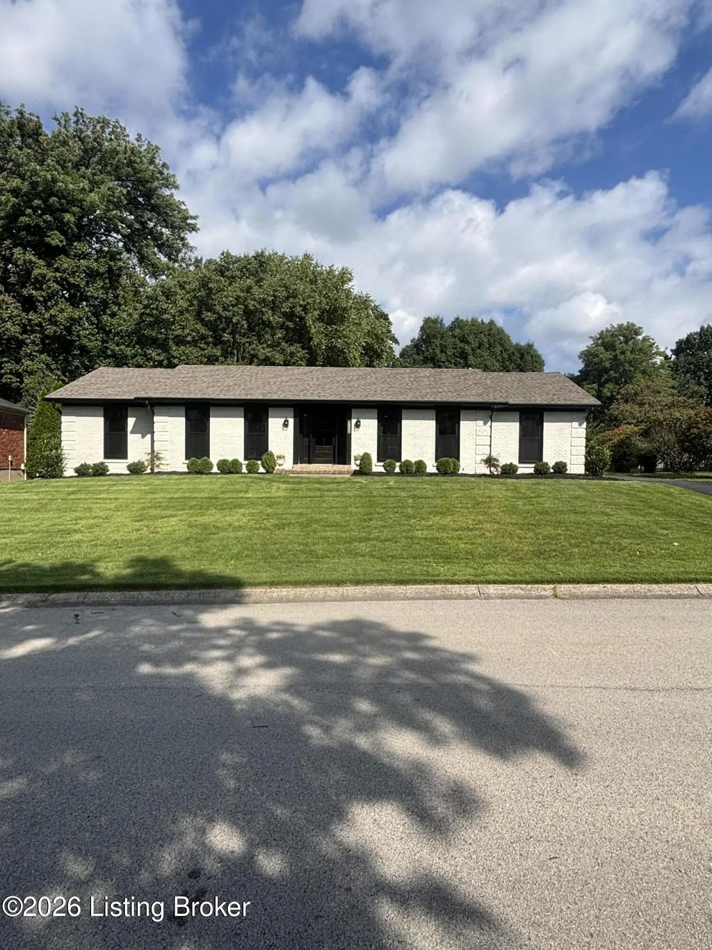10911 Falkirk Rd, Louisville