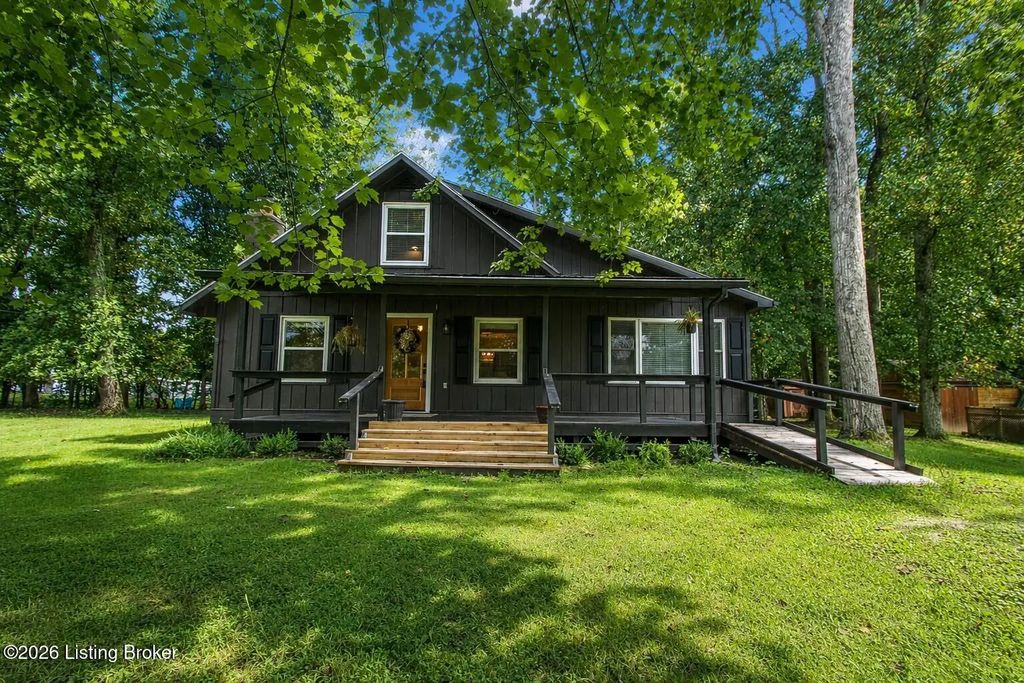 560 Swan Ct, Perry Park