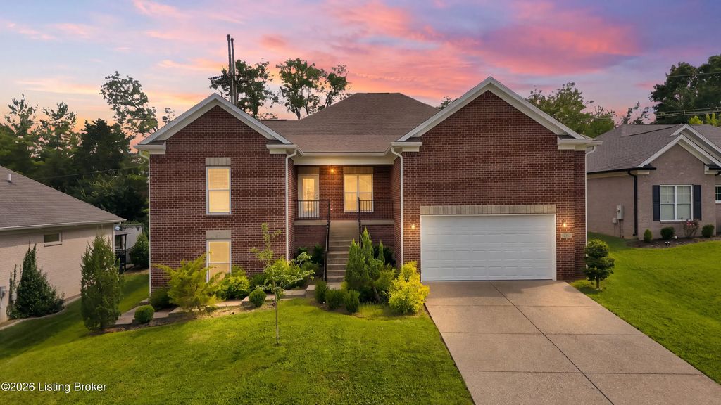 16512 Kilcott Way, Louisville