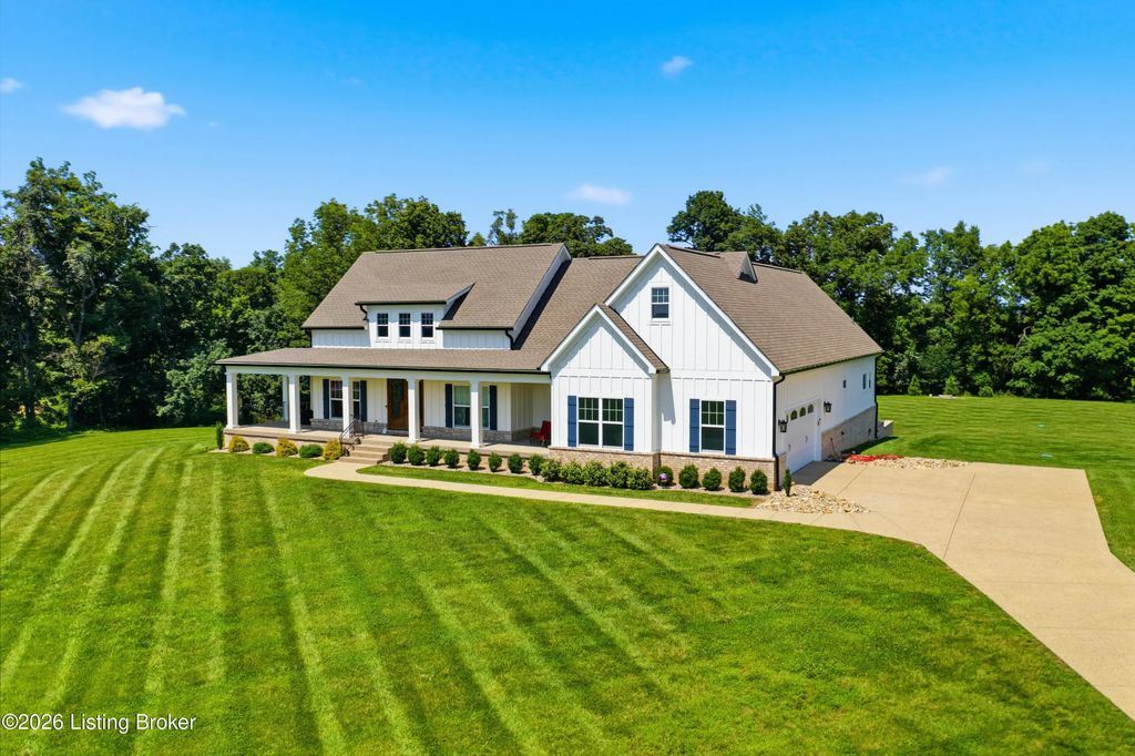 820 S Stallard Dr, Shelbyville