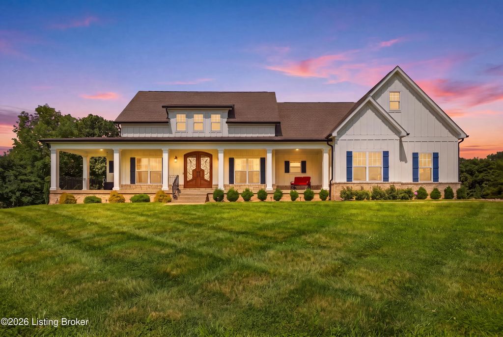 820 S Stallard Dr, Shelbyville