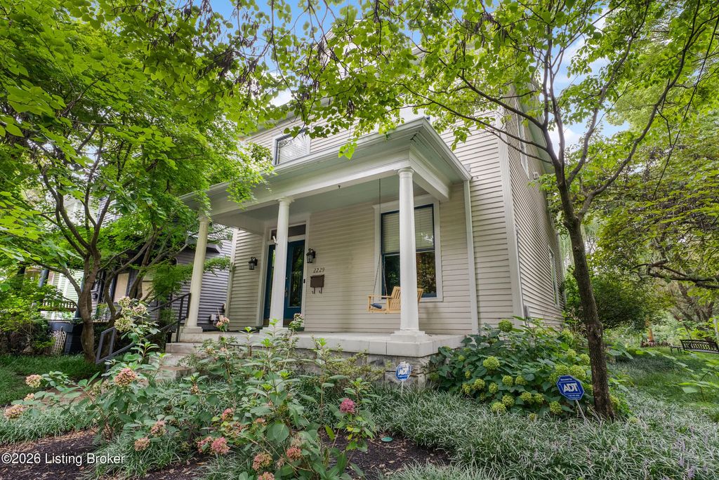 2229 Dearing Ct, Louisville