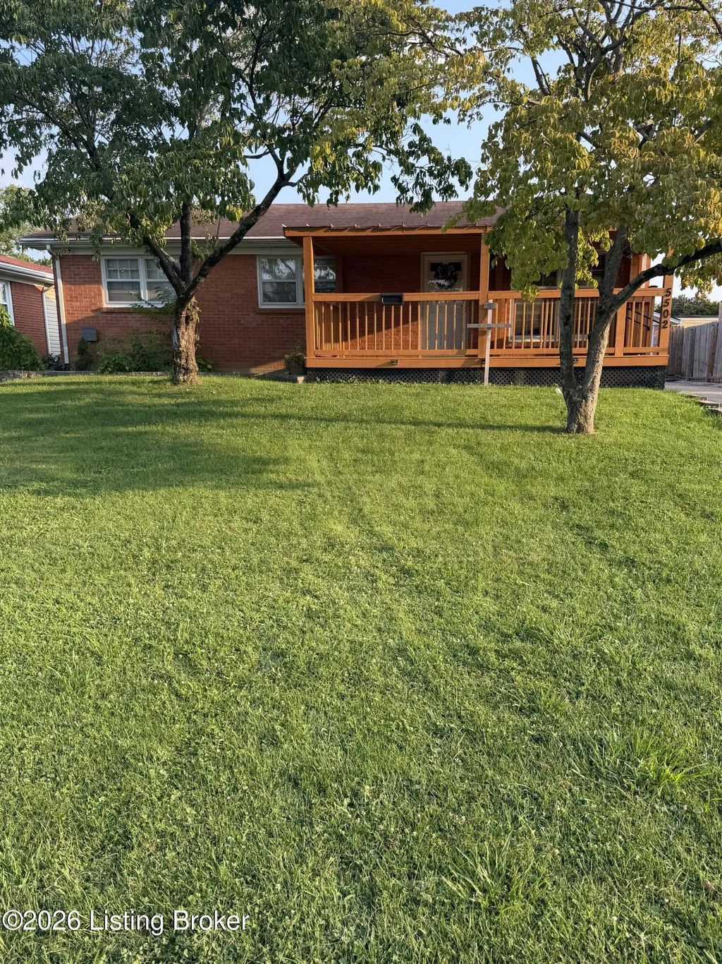 5502 Georgia Ln, Louisville