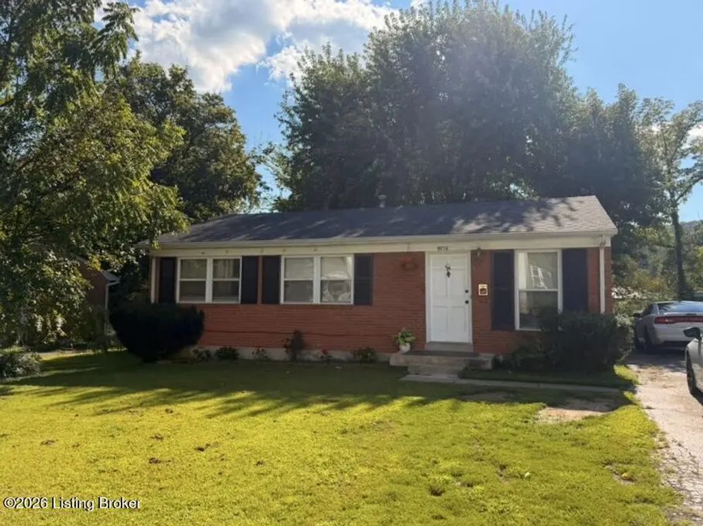9716 Titan Dr, Louisville