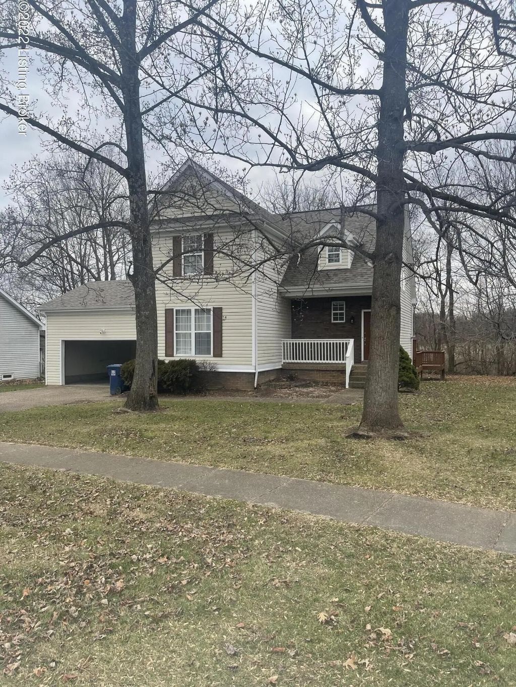 6300 Camden Ct, Crestwood