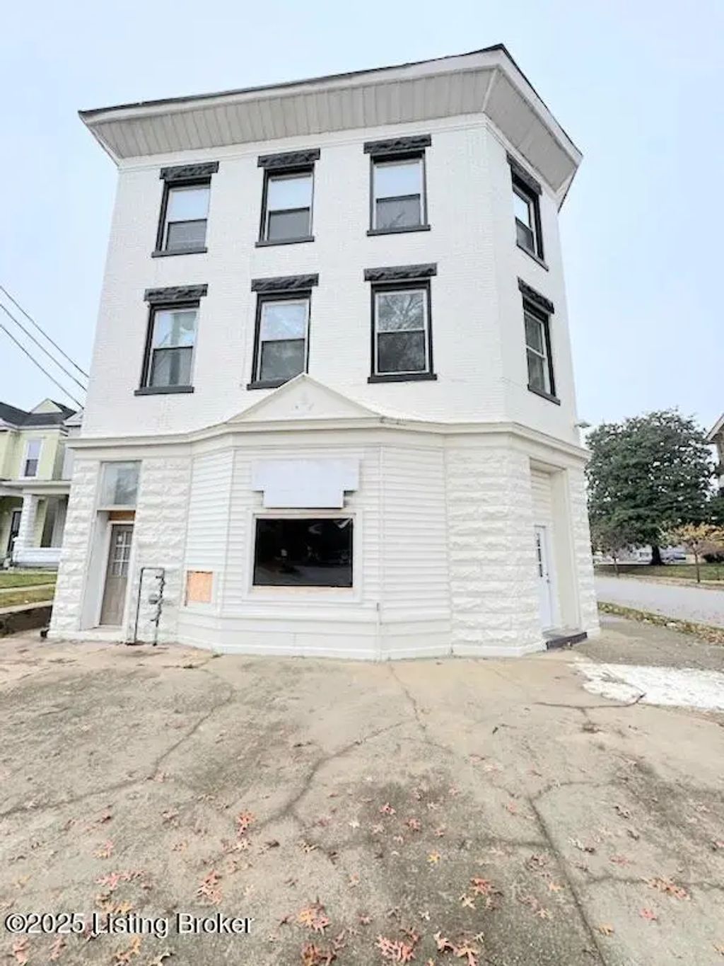3000 S 3rd St, Louisville