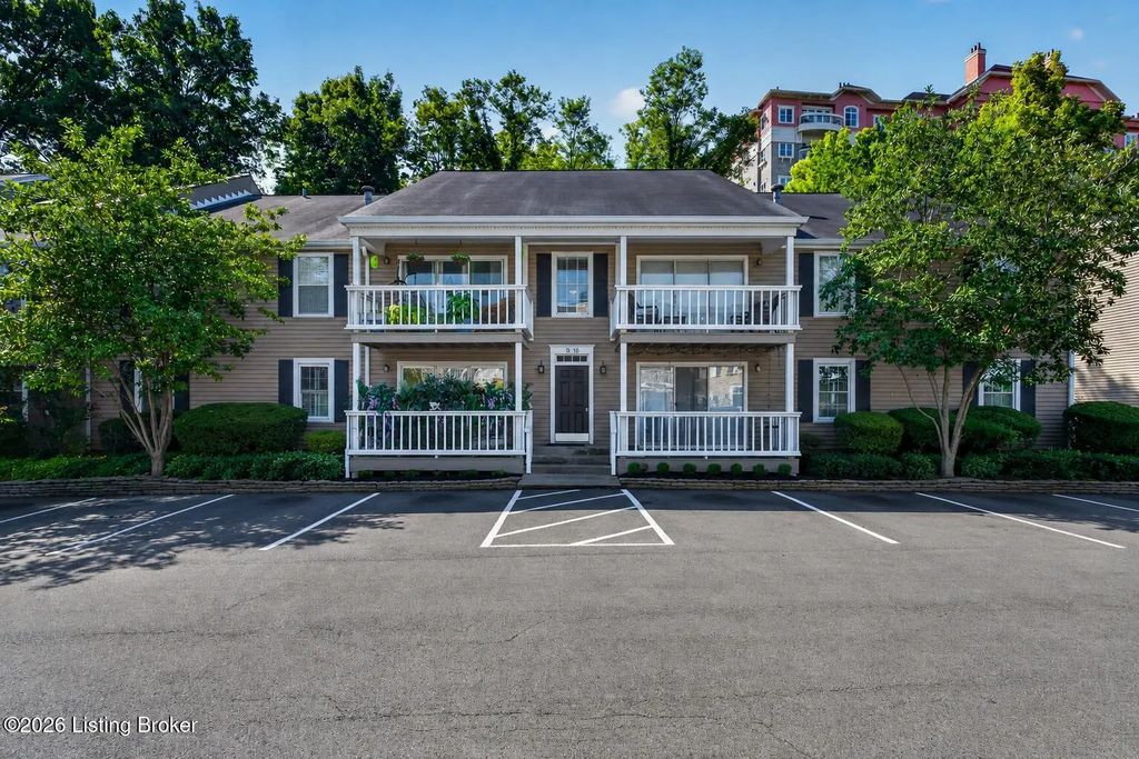 410 Mockingbird Valley Rd Apt 11, Louisville