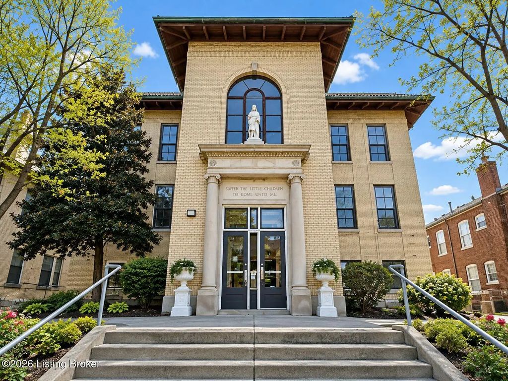 1516 Hepburn Ave 3, Louisville