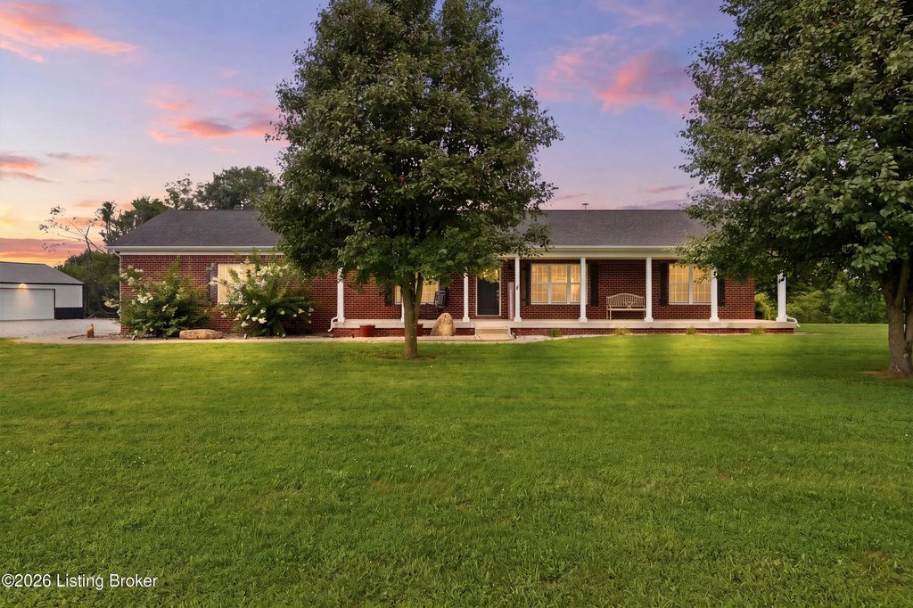 3712 Blossom Dr, La Grange