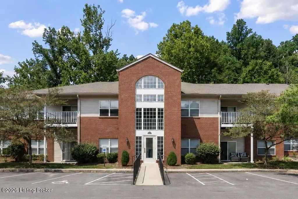 9208 Hawthorne Pointe Dr 203, Louisville