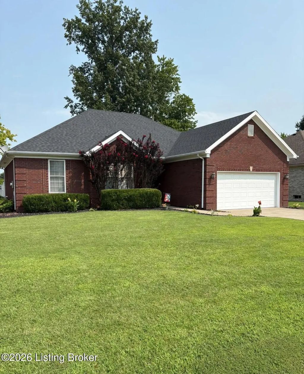 853 Shady Brook Ln, Louisville