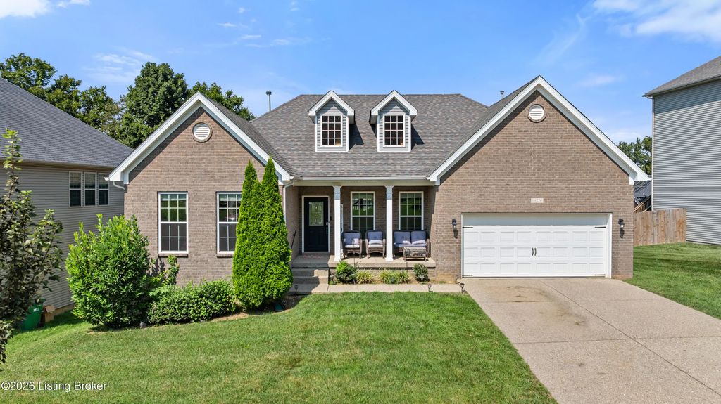 10226 Park Lake Dr, Louisville