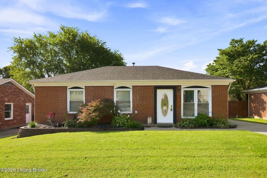 8901 Lantana Dr, Louisville