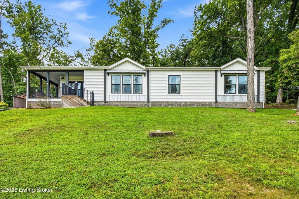 236 Lynwood Dr, Clarkson