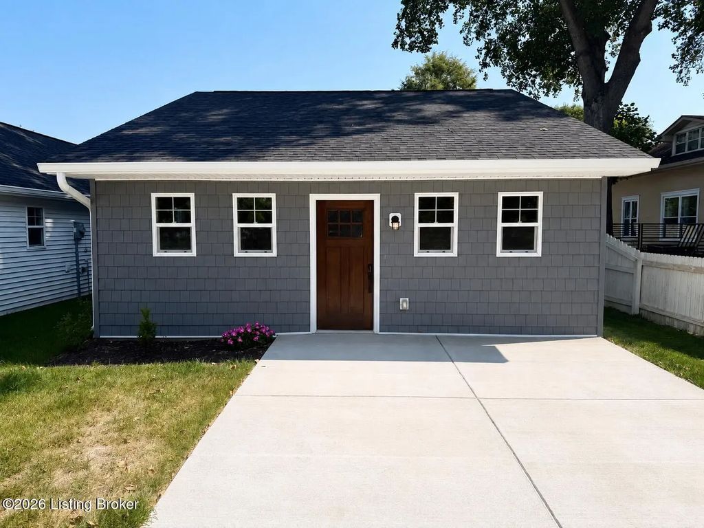 623 1/2 Main St, Jeffersonville