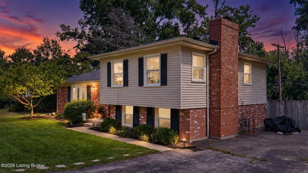 9316 Tiverton Way, Louisville