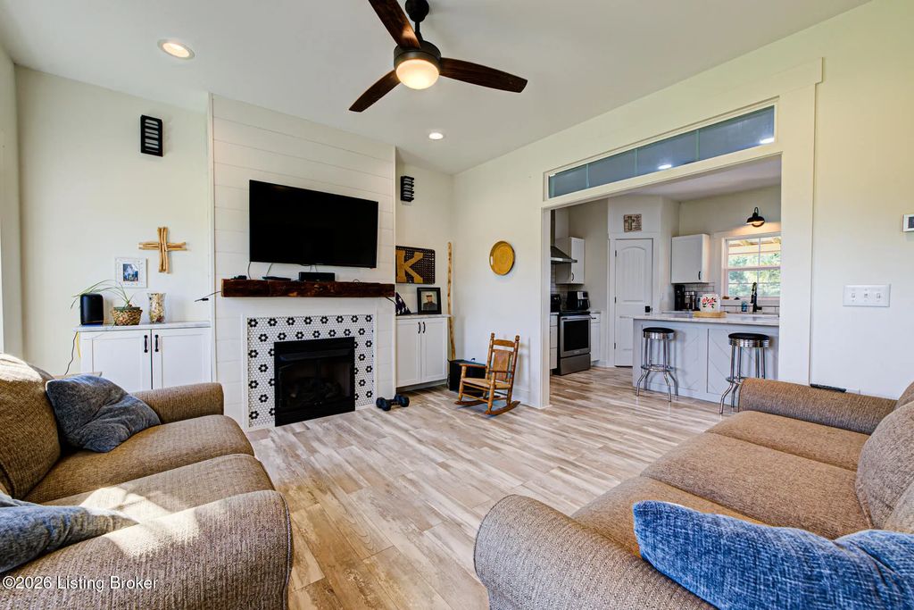 8486 Waddy Rd, Waddy