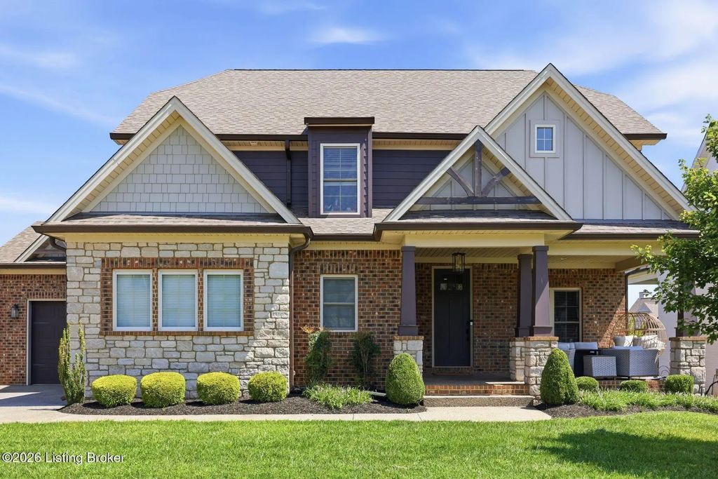 3313 Meadow Bluff Way, Louisville
