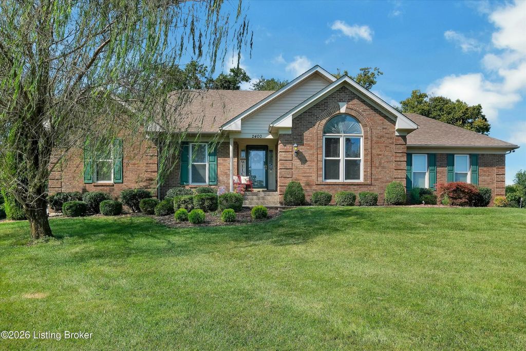 2400 Eastwood Cir, Crestwood