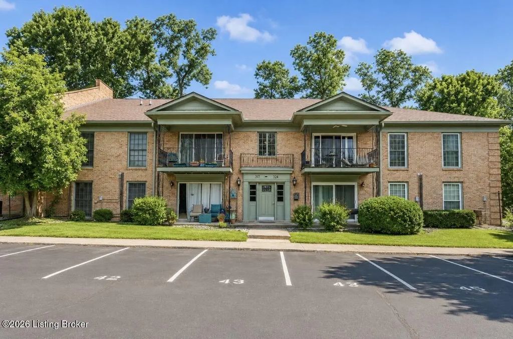 320 Highwood Dr, Louisville