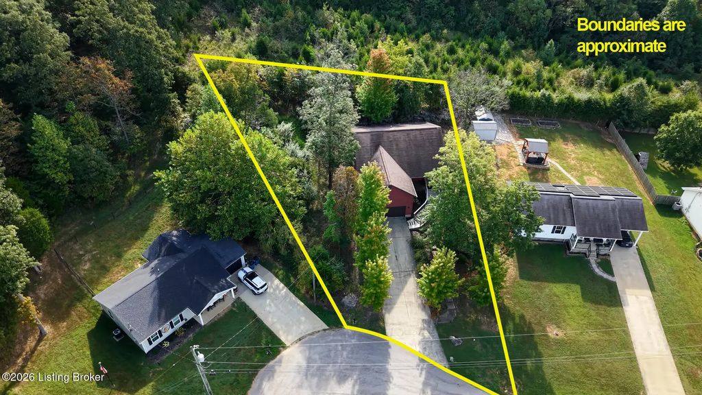 384 Schoolside Dr, Brandenburg