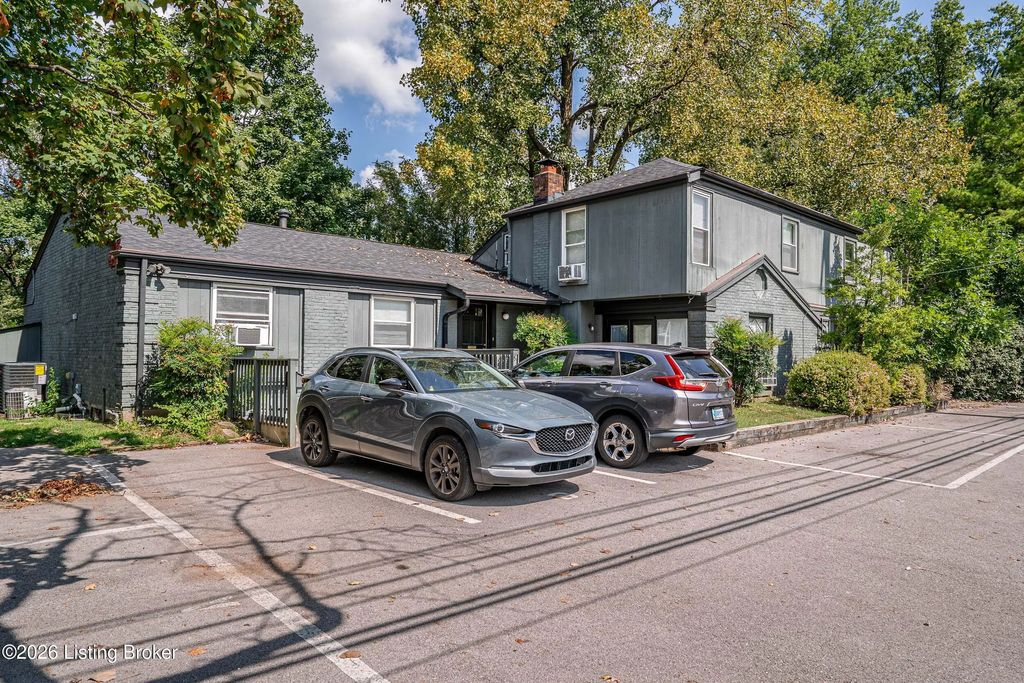 2851 Hikes Ln, Louisville