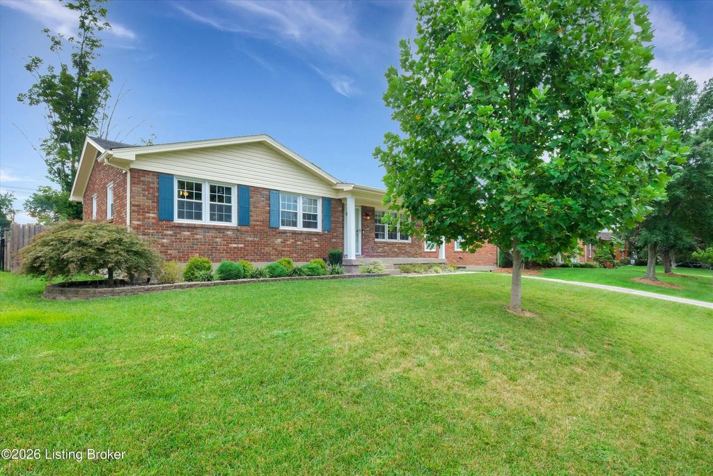 8107 Jasmine Ln, Louisville