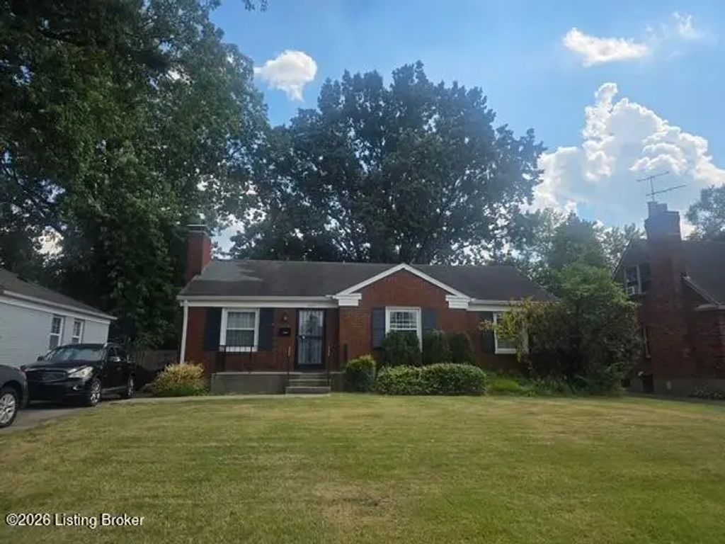 6847 Green Meadow Cir, Louisville
