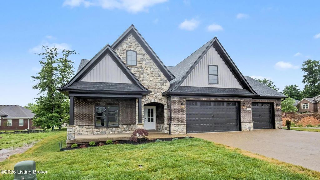 7902 Wagon Trl Ct, Louisville