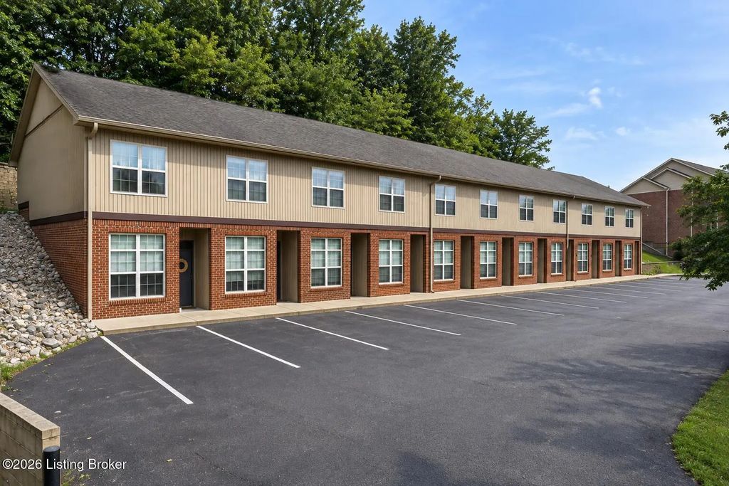 822 Northgate Blvd 4, New Albany